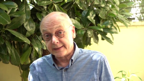 Kur savaşlarıı ve faiz indirimi döviz kurunu nasıl etkiler??