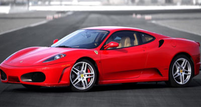 İcradan satılık kırmızı Ferrari