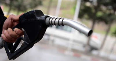 Benzine 8 kuruşluk zam iptal edildi