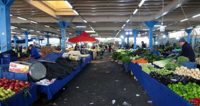 Korona virüsü semt pazarlarını da vurdu