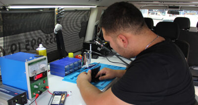 Pandemi sebebiyle dükkanını arabaya sığdırdı