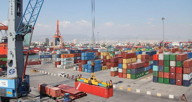 Ağustos ayında ihracat yüzde 5,7 azaldı, ithalat yüzde 20,4 arttı