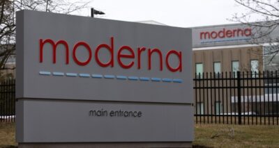 Pfizer ve Moderna’nın, Covid-19 aşılarından 32 milyar dolar kazanması bekleniyor