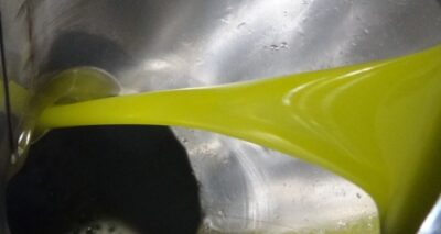 Zeytinyağı alırken meyve kokusuna dikkat edin