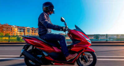 Honda, PCX125 modelini 2021 yılı için yeniledi