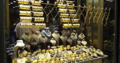 Altın düştü, borcu olan ve düğün yapacaklar kuyumculara koştu