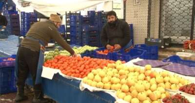Yoğun kar yağışı sebzeyi vurdu