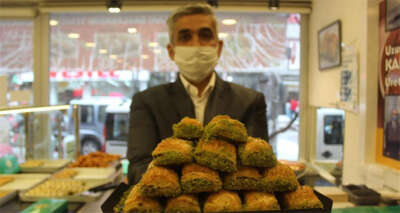 Ramazan öncesi fıstıklı baklavalarda yüzde 50 indirim
