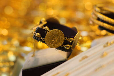 Çeyrek altın 831 lira oldu