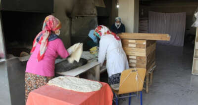 Çocuk yaşlarda öğrendiği tandırda ekmek pişirme işi gelir kapısı oldu