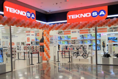 Teknosa bir haftada iki mağaza birden açtı