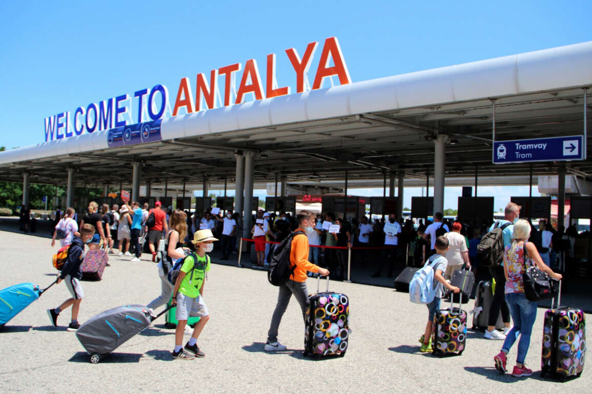 Antalya’ya 7 ayda 2 milyondan fazla turist geldi