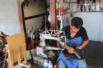 Ayakkabı tamirciliği unutulmaya yüz tutmuş meslekler arasında yerini aldı