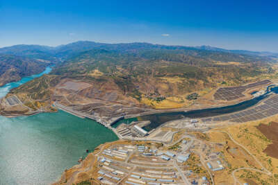 Cengiz Holding, Türkiye'nin ilk hibrit enerji santralini kurdu