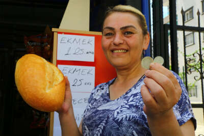 Fırıncıya kızdı ekmeğe 50 kuruş indirim yaptı