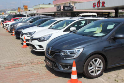 İkinci elde yaprak dahi kımıldamıyor