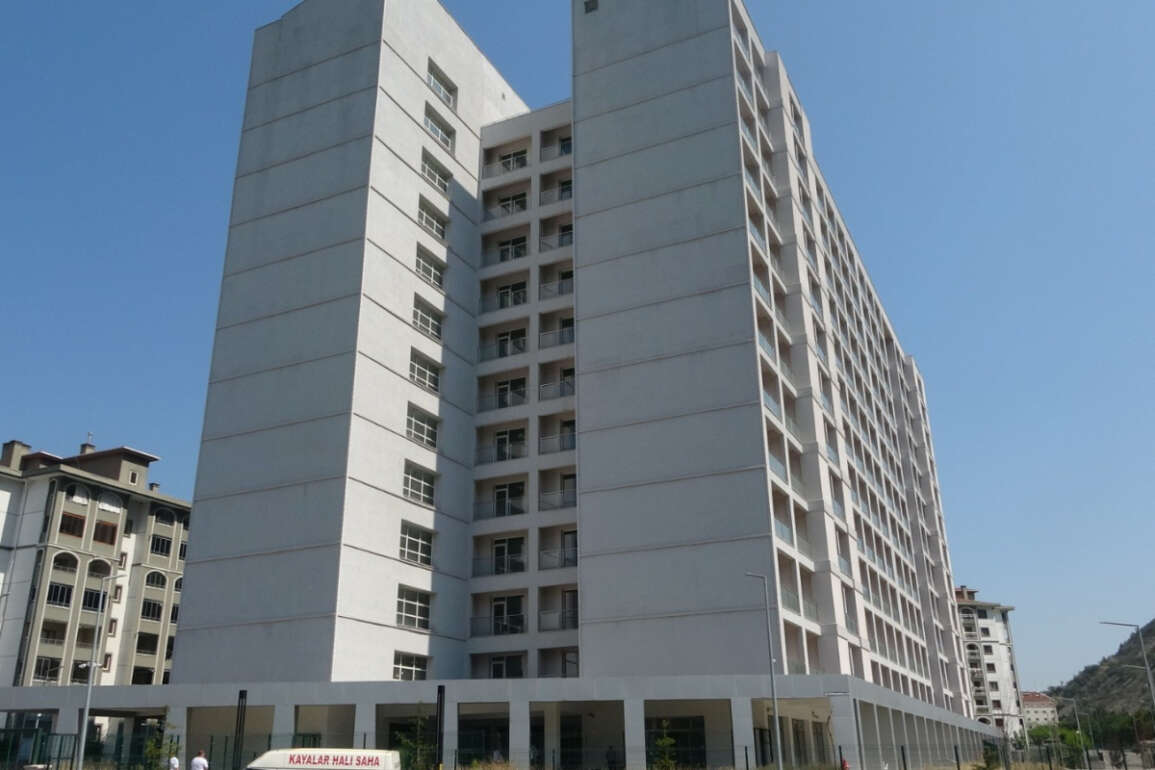Karabük'teki 476 odalı bina üniversite yurdu olacak