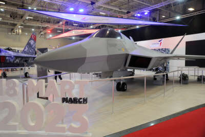 ‘Milli Muharip Uçak’ 15. Savunma Sanayii Fuarı’nda görücüye çıktı