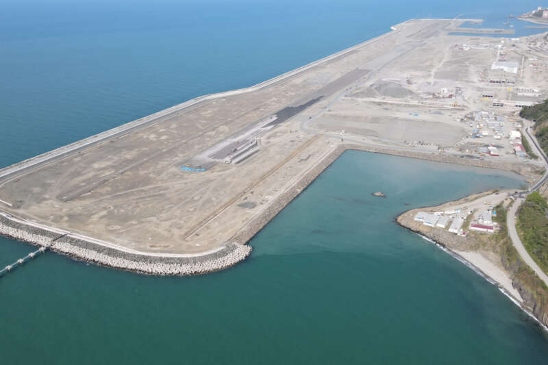 Rize-Artvin Havalimanında 100 milyon ton dolgunun 97 milyon tonu tamamlandı