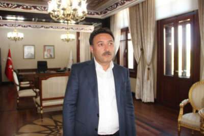 Üretiminde adeta destan yazan kadınların hedefini Vali Çiçek yükseltti