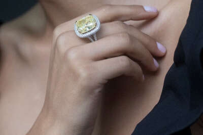 23 karatlık tektaş pırlanta yüzük 5 milyon TL’den alıcısını arıyor