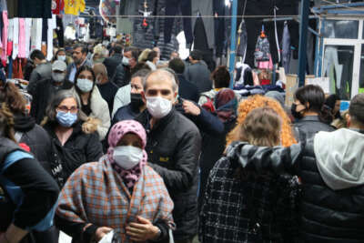 Edirne’de Ulus Pazarı, yağmura rağmen doldu taştı