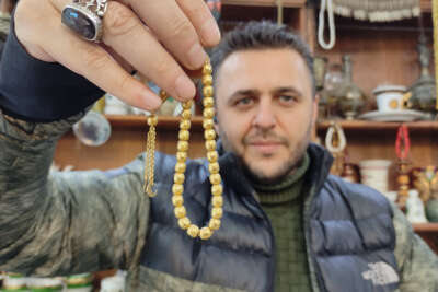 Altın tespih büyük ilgi çekiyor