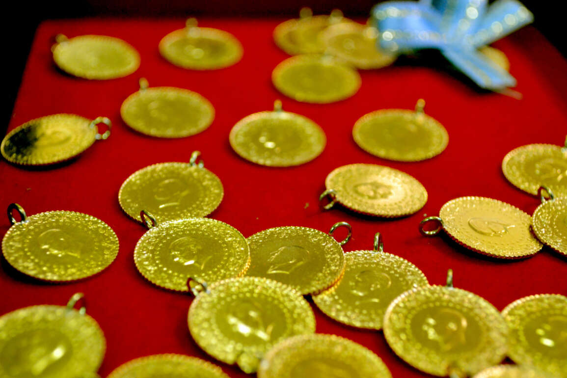 Çeyrek altın bin 543 lira oldu