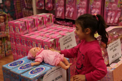 Çin'den ithal edilen plastik oyuncaklarla ilgili tehlike uyarısı