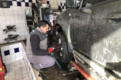 Lastikçilerden uyarı: 'Kış lastiği olmadan yola çıkmayın'