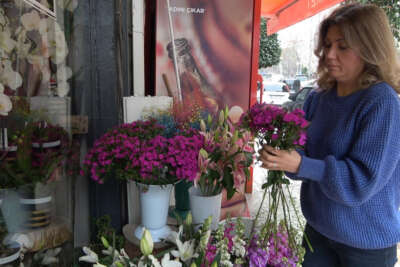 Çiçek fiyatları katlandı, sevgililerin eli boş kaldı