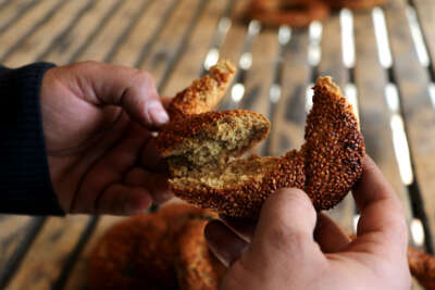 Siyez unundan simit yaptı, taleplere yetişemiyor