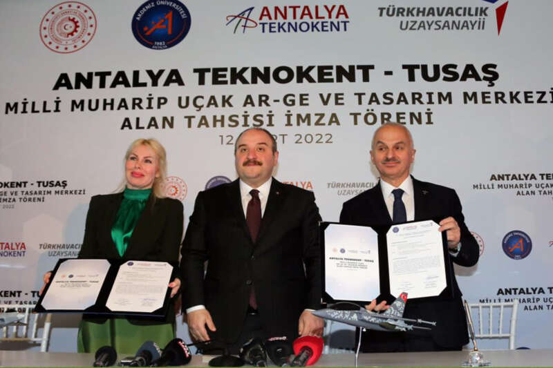 Bakan Varank:'Milli Muharip Uçak Projesi Antalya’dan irtifa kazanacak'