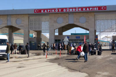 İran, sınır kapısındaki çalışma saatlerini uzattı