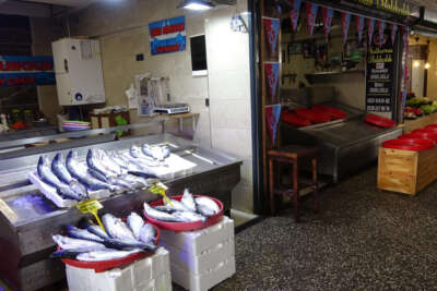 Kar ve soğuk hava balık tezgâhlarını olumsuz etkiledi