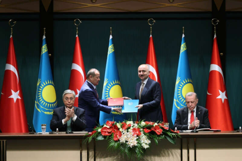 Bakan Karaismailoğlu: 'Kazakistan ile transit geçiş belgesi kotası 7,5 kat artacak'
