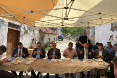 Bakan Dönmez, selden etkilenen çiftçi ve köylülere müjdeyi verdi