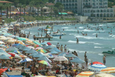 Bayram bitti ancak Kuşadası'nda yoğunluk devam ediyor