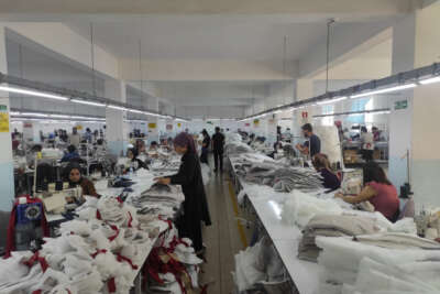 Devlet desteğiyle kurulan tekstil fabrikasında 400 kişiye iş imkanı sağlandı