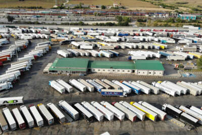 Bulgaristan'da laboratuvar krizi: Tırlar günlerdir Edirne sınırında bekliyor