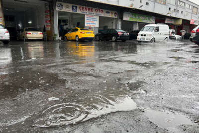 Selde kalan araçların masrafı cep yakıyor