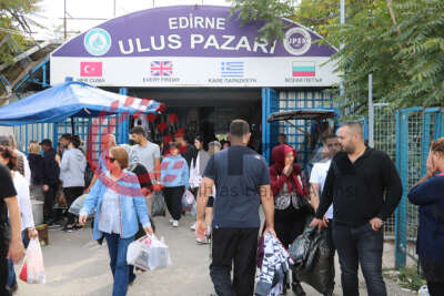 Bulgarlar bu kez Edirne'ye kışlık alışverişi için akın ediyor