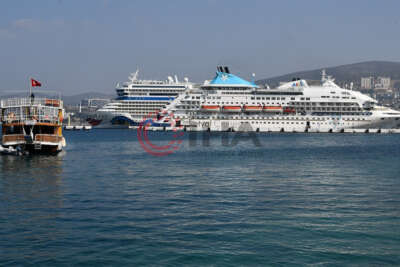 Kuşadası’nda yaz sezonu kruvaziyer bereketi ile devam ediyor